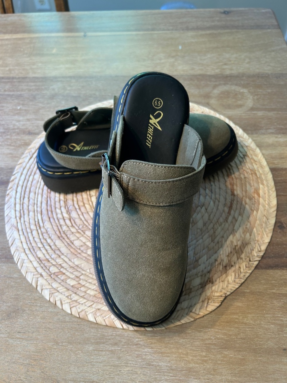 ATHLEFIT OLIVE GREEN SUEDE CLOGS - SIZE 6.5 - Picture 4 of 4